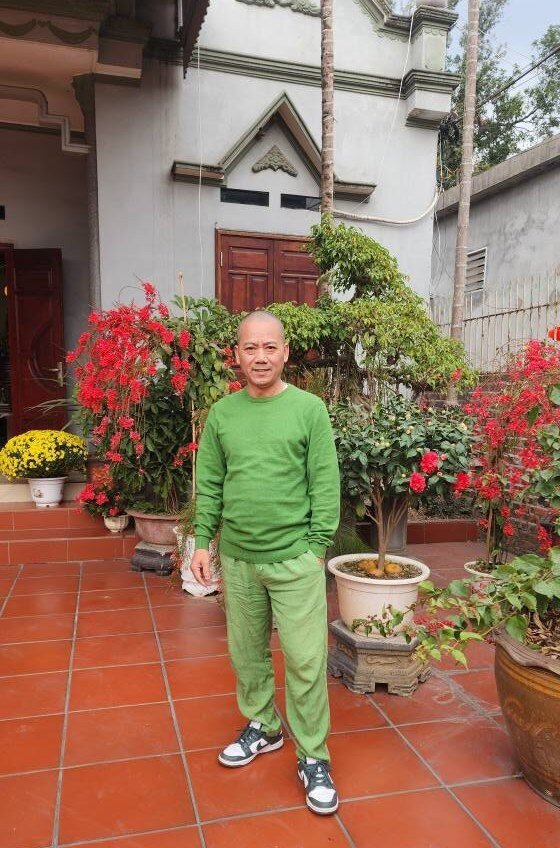 "Cụ Đoành" Trần Bình Trọng khoe nhà ở quê có vườn rau xanh mướt, cơ ngơi đang sống sang trọng "hết nước chấm" - 2