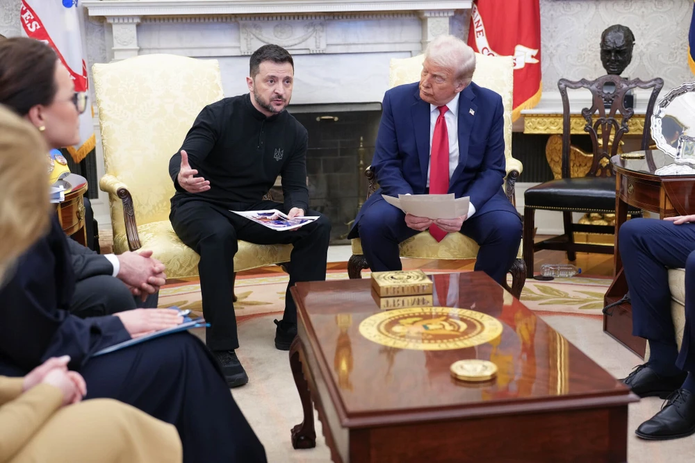 Tổng thống Mỹ Donald Trump (phải) và Tổng thống Ukraine Volodymyr Zelensky tại Nhà Trắng, thủ đô Washington, D.C (Mỹ) ngày 28-2. Ảnh: THE NEW YORK TIMES