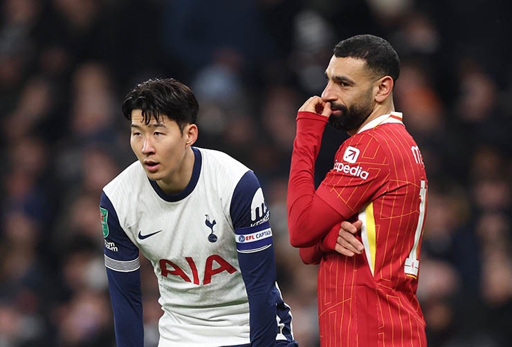 Son Heung Min sa sút, trong khi Salah thi đấu tuyệt hay