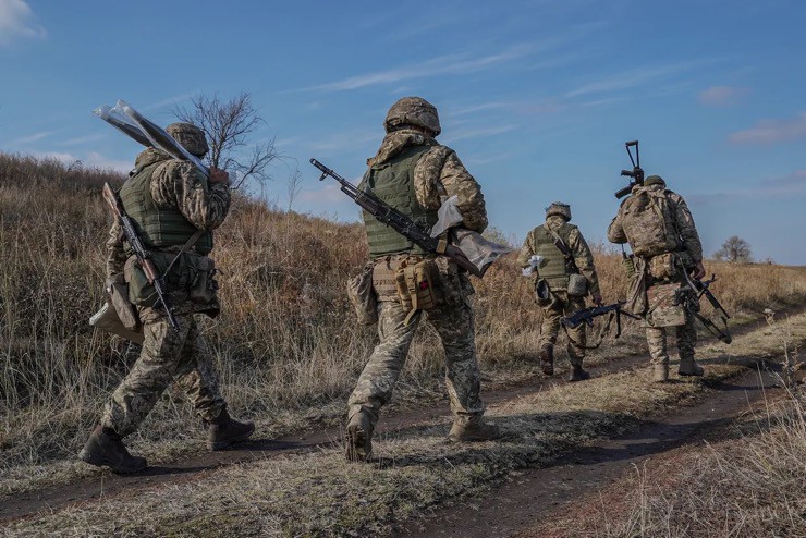 Binh sĩ Ukraine tham gia huấn luyện chiến đấu ở vùng Donetsk vào ngày 22/10/2024. Ảnh: Global Images Ukraine.