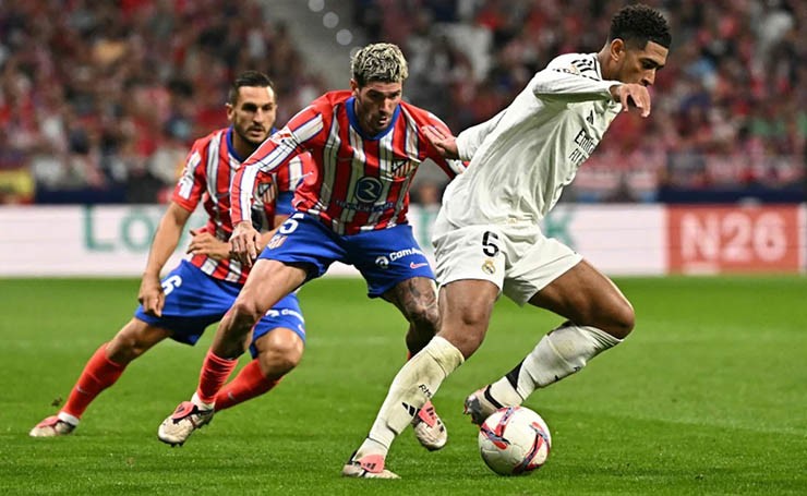 Thư hùng đỉnh cao giữa Real Madrid (áo trắng) và Atletico