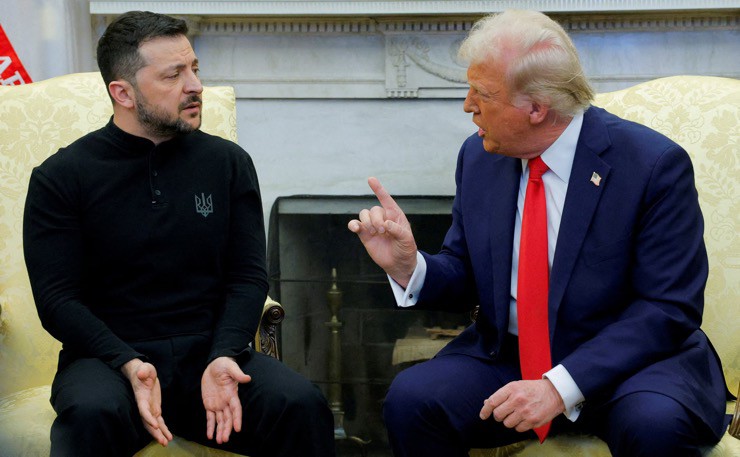 Nguyên nhân ông Trump ra lệnh dừng hỗ trợ quân sự cho Ukraine là vì "cách cư xử tồi" của ông Zelensky vào tuần trước. Ảnh: Reuters.