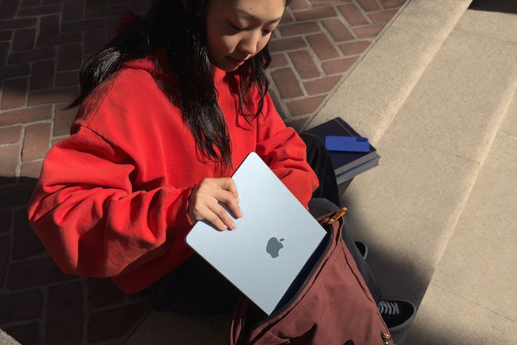 MacBook Air 2025 is equipped with powerful hardware configuration.