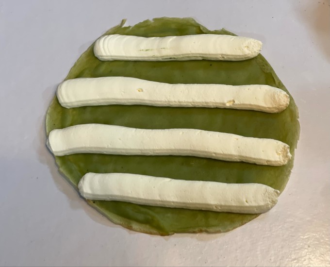 Bánh crepe matcha tự làm ngày 8/3 không cần lò nướng - 3