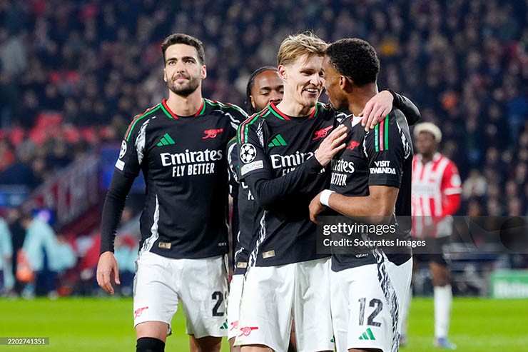Arsenal xem như đã có vé vào tứ kết sau chiến thắng 7-1 ở lượt đi