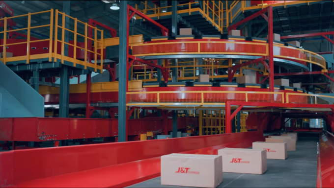 J&amp;T Express liên tục đầu tư cho mạng lưới trung chuyển nhằm nâng cao năng lực vận hành.