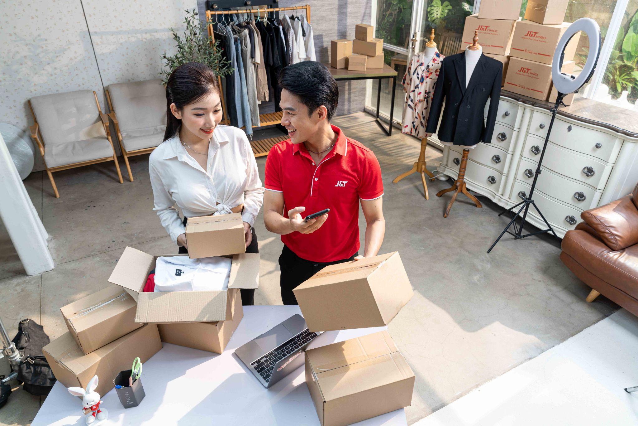 Dịch vụ chuyển phát đơn hàng chặng cuối là điểm chạm quan trọng trong bán hàng trực tuyến cần được chú ý