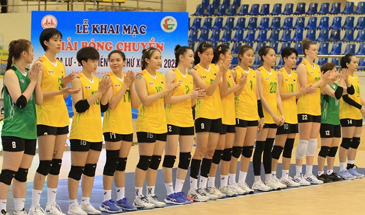 Đội nữ Long An giành vé vào bán kết