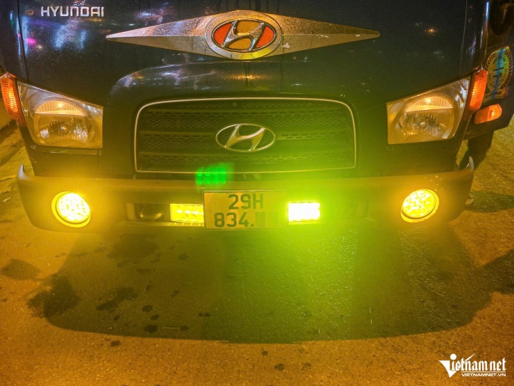 Tài xế ô tô lắp đèn siêu sáng ngỡ ngàng khi nhận phiếu phạt - 5