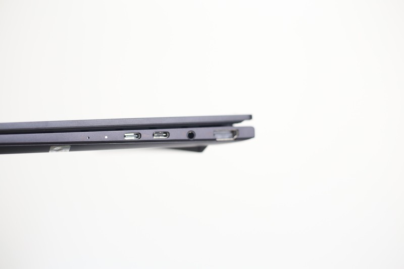 Bộ đôi laptop Asus Zenbook nhẹ giật mình, pin khỏe và tích hợp AI - 16