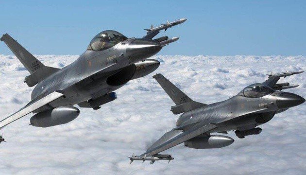 Một thành viên NATO tạm dừng chuyển giao máy bay chiến đấu F-16 cho Ukraine - 1