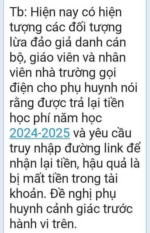 Thông báo của một trường học về thủ đoạn các đối tượng giả mạo giáo viên để lừa đảo.