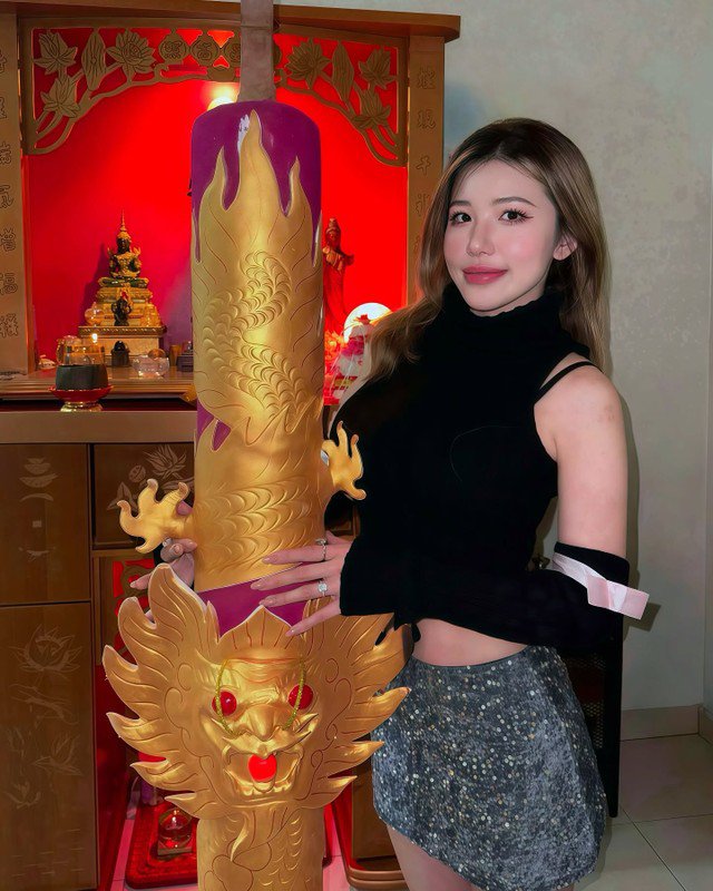 Hot girl 26 triệu fan khoe đường cong nóng bỏng bên đường đua - 9