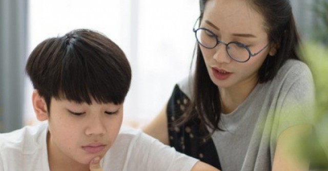 Chuyên gia từ Harvard: Một hành động cha mẹ tưởng hay nhưng lại hủy hoại sự tự tin của trẻ nghiêm trọng