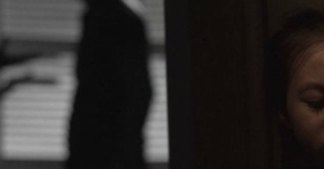 3 việc bố mẹ nhất định phải làm khi xảy ra mâu thuẫn, để trẻ không bị ảnh hưởng