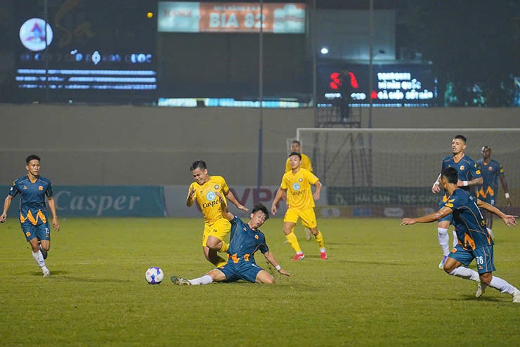 Trực tiếp bóng đá Thanh Hóa - HAGL: Chủ nhà đá penalty, gỡ hòa phút 90+10 (Hết giờ) - 5