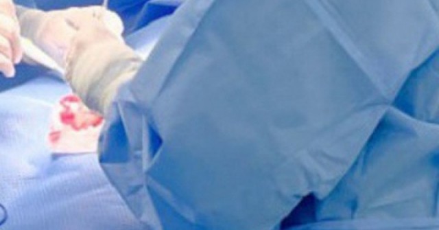 Gãy dương vật vì quan hệ tư thế lạ với vợ, bệnh nhân phải mổ cấp cứu