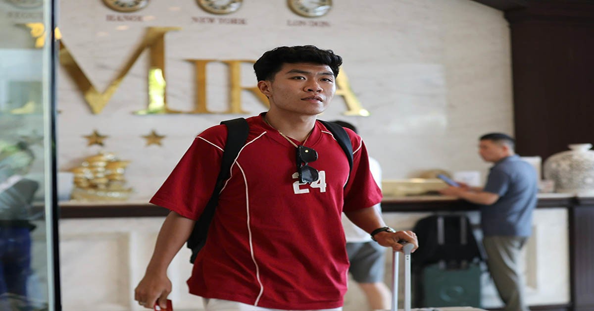 ĐT Việt Nam hội quân ở Bình Dương, tân binh Lý Đức lo lắng