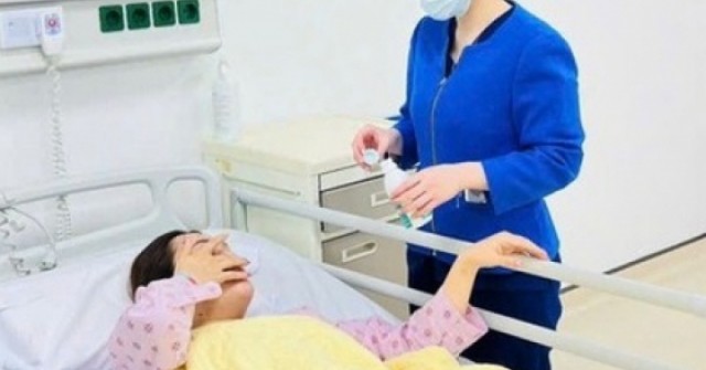 Chụp ảnh ở bãi đá sông Hồng, cô gái ngã vỡ gan, thận, gãy xương hàm