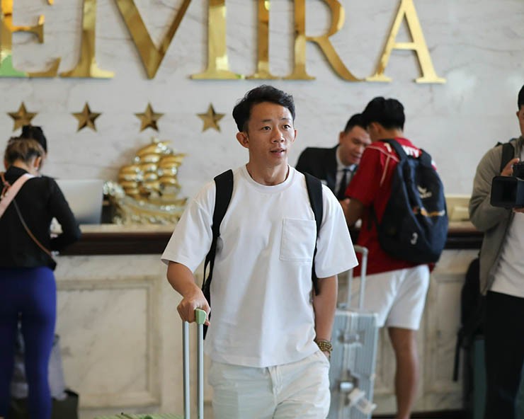 ĐT Việt Nam hội quân ở Bình Dương, tân binh Lý Đức lo lắng - 8