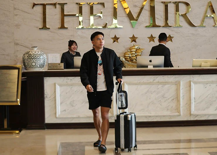 ĐT Việt Nam hội quân ở Bình Dương, tân binh Lý Đức lo lắng - 10