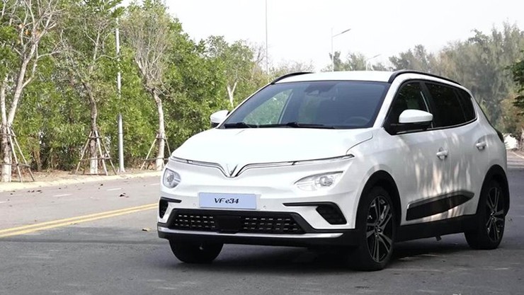 Giá xe VinFast VF e34 mới nhất tháng 3/2025, lăn bánh từ 724 triệu đồng - 2