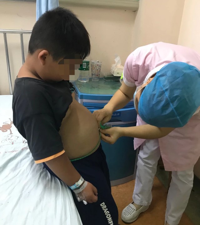 Cậu bé đã giảm thành công 5kg sau 3 tháng nỗ lực.