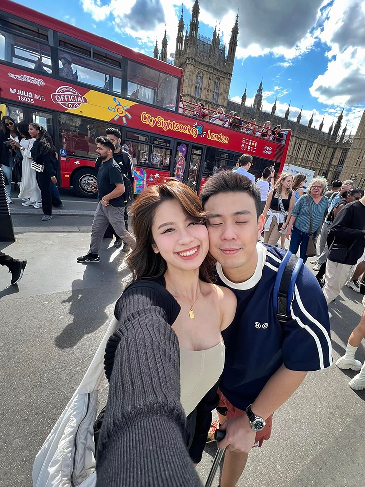 Năm 2019, cô vướng vào tin đồn tình cảm với vlogger Huyme ((tên thật: Phạm Công Thành, sinh năm 1993), khiến dư luận xôn xao. &nbsp;
