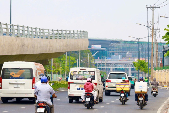 Cận cảnh hai tuyến đường "mở lối" vào nhà ga T3 Tân Sơn Nhất - 8