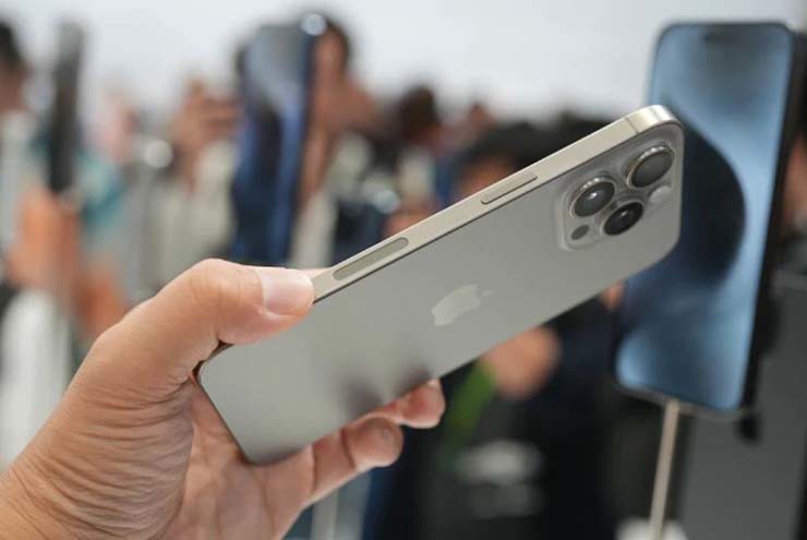 Hai chiếc iPhone dễ khiến người mua hụt hẫng nhất dịp cuối năm Ất Tỵ Nhiệt độ vẫn là yếu điểm của iPhone 15 Pro.
