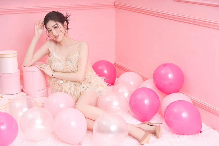 Gallery - Soi nhan sắc bạn gái tin đồn của tiền đạo Đình Bắc - image 1