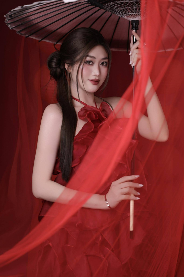 Gallery - Soi nhan sắc bạn gái tin đồn của tiền đạo Đình Bắc - image 5