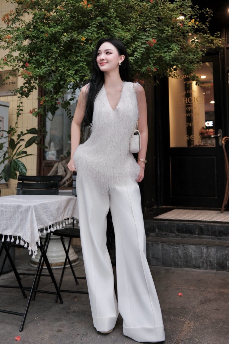 Phong cách đời thường của người đẹp quê Đăk Lăk đang được 'đẩy thuyền' với cầu thủ Đình Bắc - 19