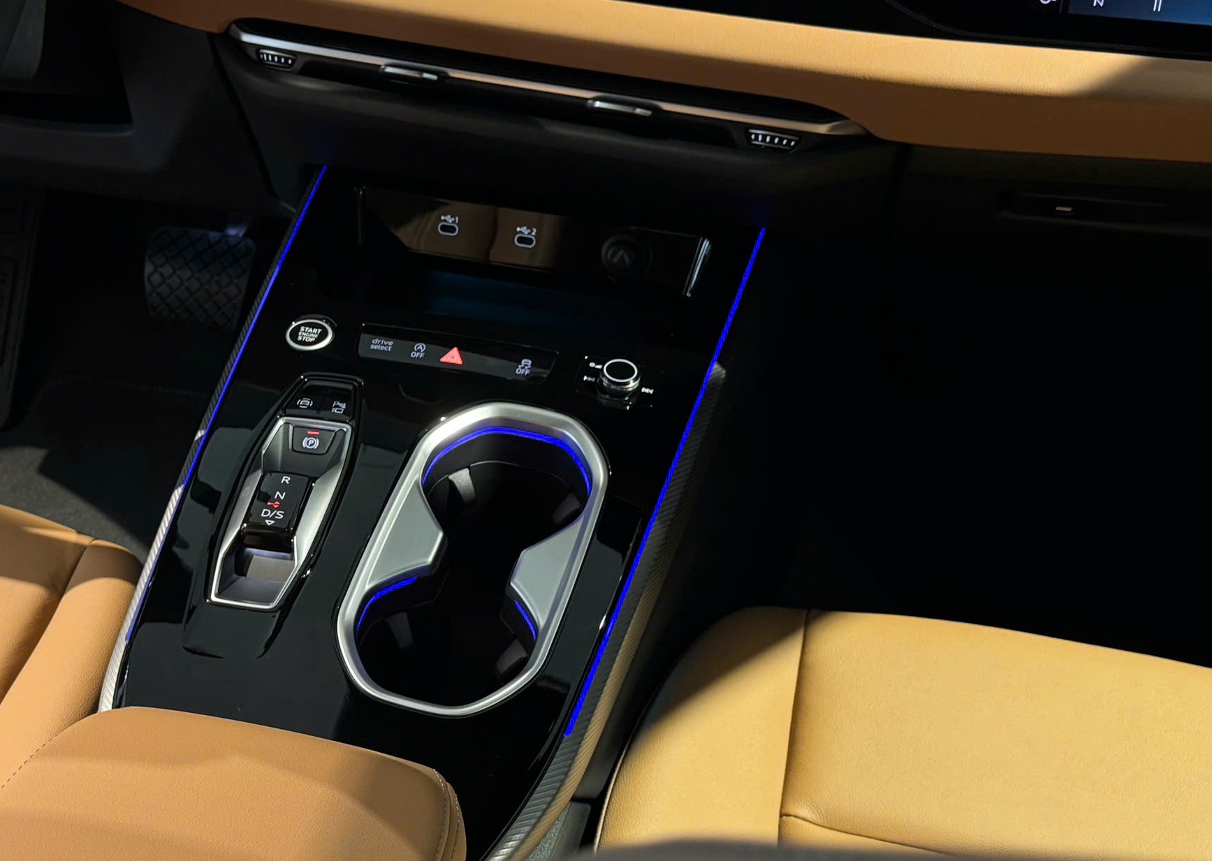 Nút bấm vào số được bố trí hợp lý và tinh tế.