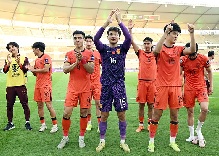 Thủ môn Li Hao là điểm tựa vững chắc ở hàng thủ U23 Trung Quốc.