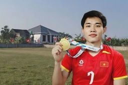 Người dân quê nhà Đình Bắc cắm cờ, dựng màn hình cổ vũ U23 Việt Nam