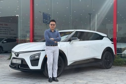 Bỏ xe xăng chuyển sang VinFast VF 7, người dùng Việt thấy khoái vì “chạy 500 km trong một ngày vẫn thấy nhẹ người”