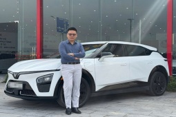 Bỏ xe xăng chuyển sang VinFast VF 7, người dùng Việt thấy khoái vì “chạy 500 km trong một ngày vẫn thấy nhẹ người”