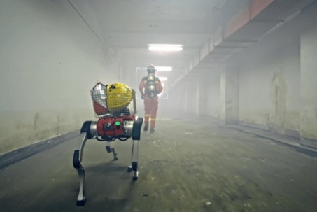 Choáng với dàn chó robot AI chuyên chữa cháy được trang bị "tận răng"