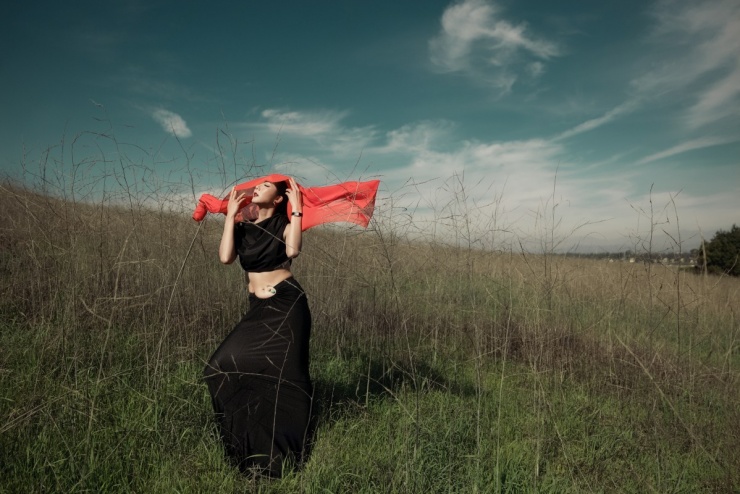 Ngọc Quyên khoe lưng gầy - 3