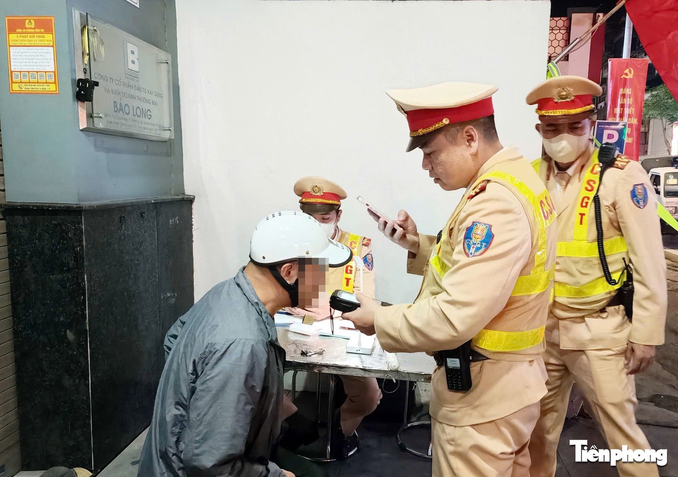 Nam tài xế vi phạm nồng độ cồn ở mức "kịch khung".