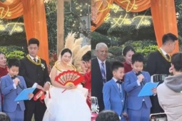 Clip cháu cô dâu chúc mừng dì  ' gỡ bom thành công '  thu hút 10,5 triệu lượt xem