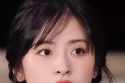 Nữ diễn viên bị đuổi khỏi dự án