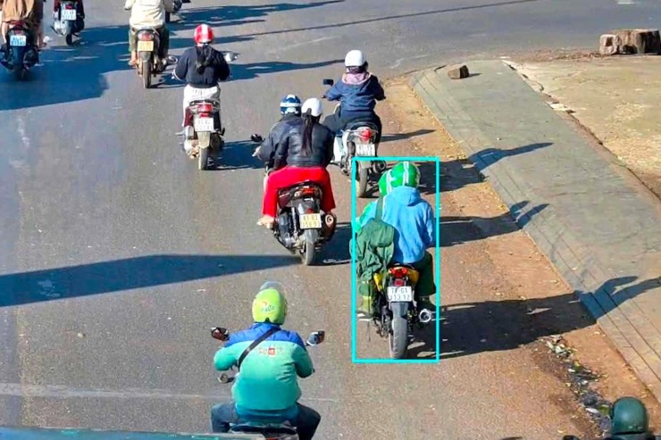 Hai đối tượng tẩu thoát về hướng ngã ba Hàm Rồng.