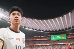 Ngôi sao Vương Ngọc Đống của U23 Trung Quốc và câu chuyện  ' bán nhà cho con theo bóng đá ' 