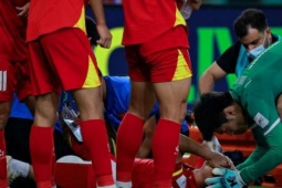 Chấn thương của trung vệ Hiểu Minh U23 Việt Nam dưới con mắt của chuyên gia y học thể thao