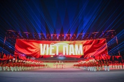 Chương trình nghệ thuật và pháo hoa chào mừng thành công Đại hội Đảng