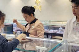 Giá vàng hôm nay 23-1: Tăng lên đỉnh cao mới