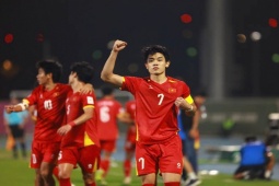 Đình Bắc đá phạt tung lưới U23 Hàn Quốc  & amp; nhận thẻ đỏ, dẫn đầu đua vua phá lưới U23 châu Á