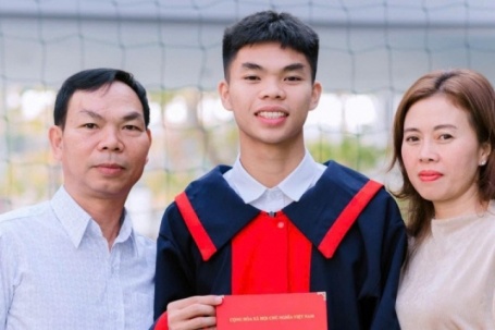 Tiền đạo Lê Phát mê 2 món đặc sản 'công thức mẹ nấu' mỗi lần về nhà